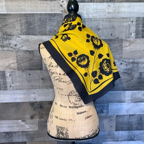 Valentina Fiore Floral Scarf - Picture 3 of 14